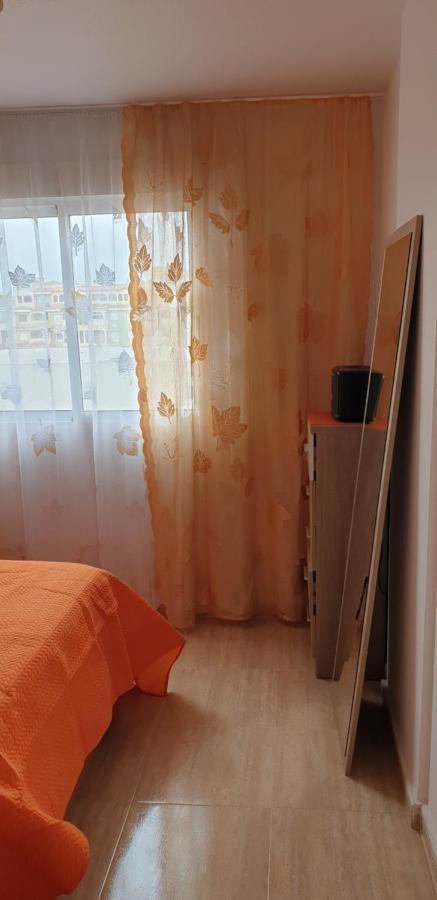 Schoene Wohnung Mit Pool , Wi-Fi Und Privat Garage Torrevieja Exterior foto
