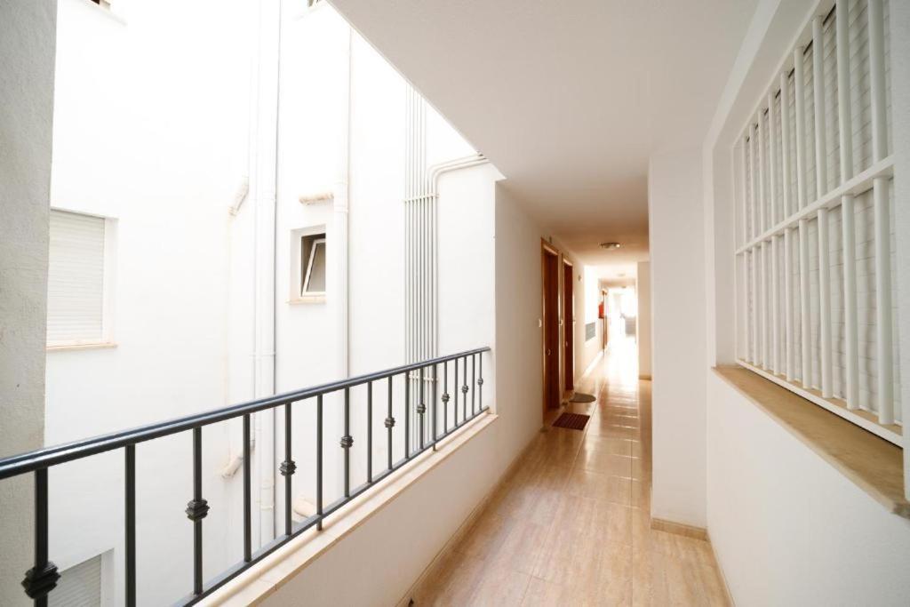 Schoene Wohnung Mit Pool , Wi-Fi Und Privat Garage Torrevieja Exterior foto
