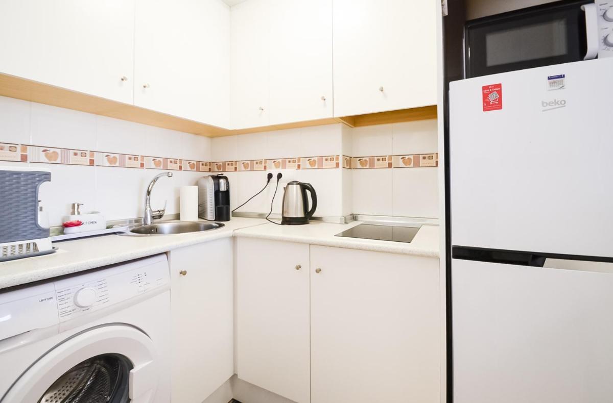Schoene Wohnung Mit Pool , Wi-Fi Und Privat Garage Torrevieja Exterior foto