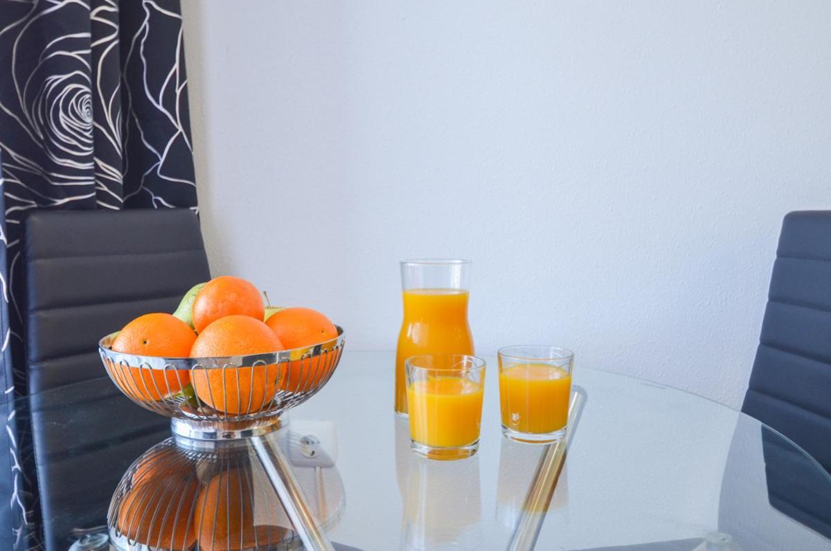 Schoene Wohnung Mit Pool , Wi-Fi Und Privat Garage Torrevieja Exterior foto