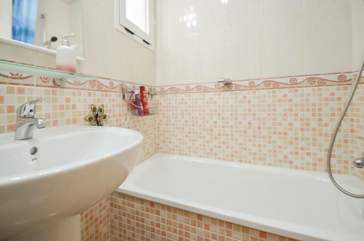 Schoene Wohnung Mit Pool , Wi-Fi Und Privat Garage Torrevieja Exterior foto
